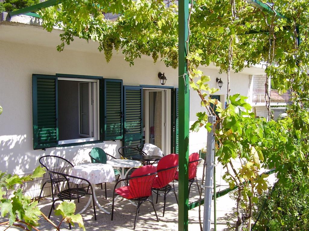 Petar Apartment Omis Bagian luar foto